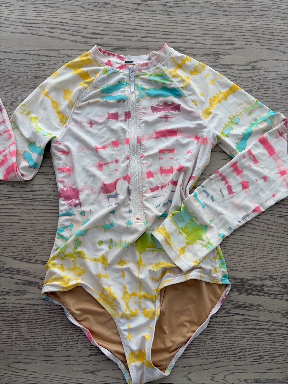 Old Navy White Tie-Dye Long Sleeve Kids Rashguard Swimsuit